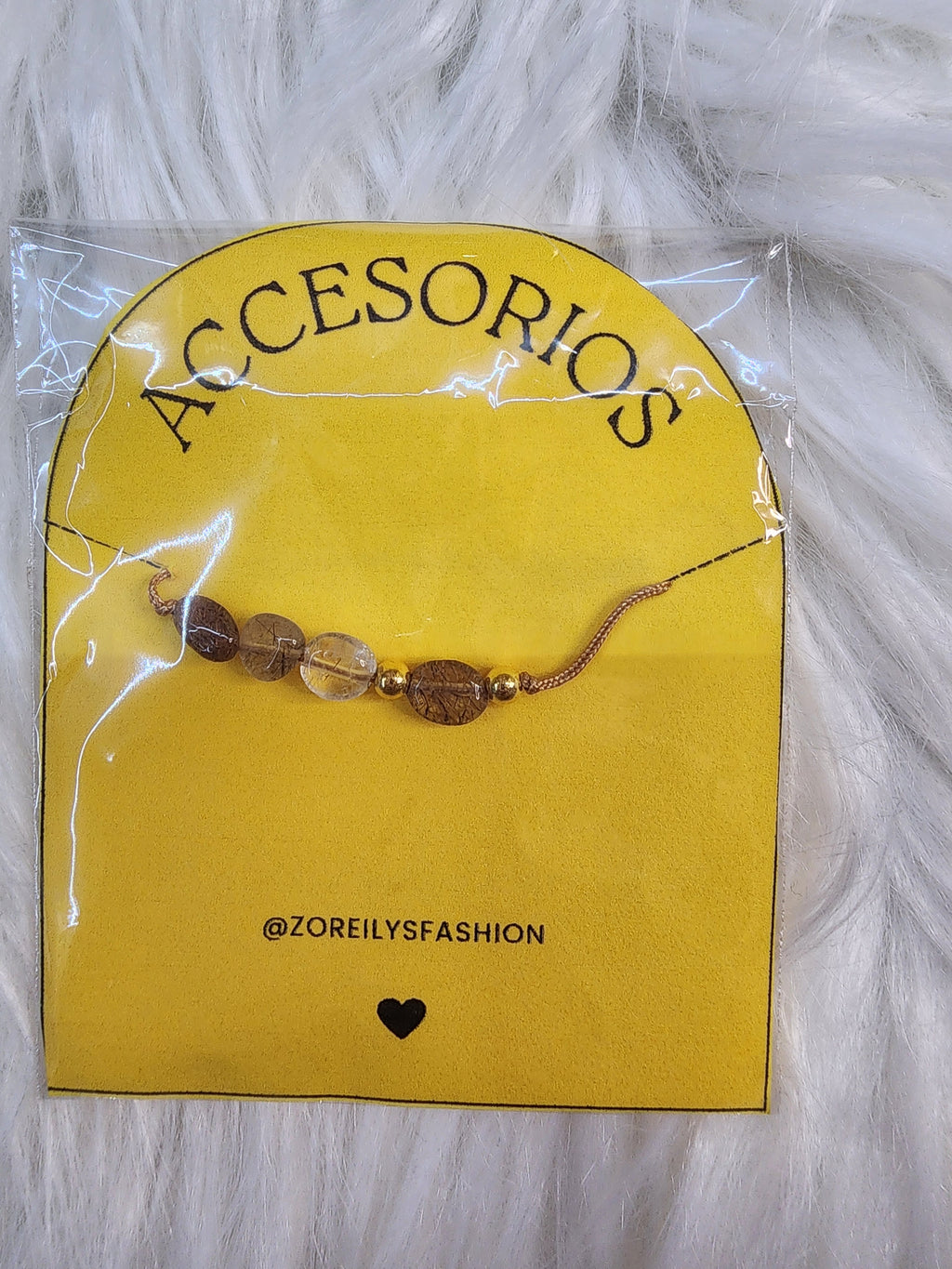 Pulsera de Hilo Ajustable con Cuentas Translúcidas (El toque sutil perfecto)